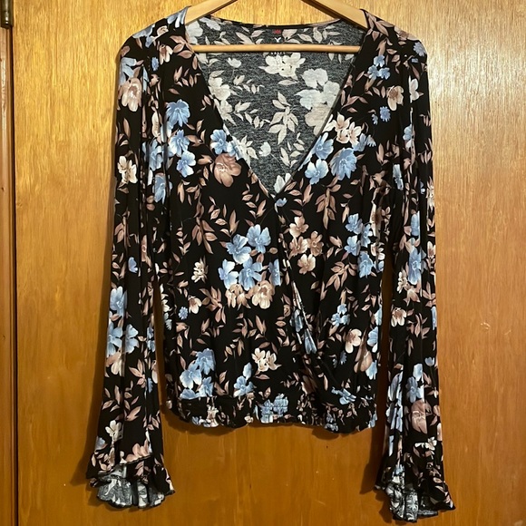 •AMERICAN EAGLE•FLORAL EXAGGERATED RUFFLE LONG SLEEVE DEEP V SMOCKED TOP LARGE - Picture 7 of 11